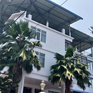 Hotel Mainak